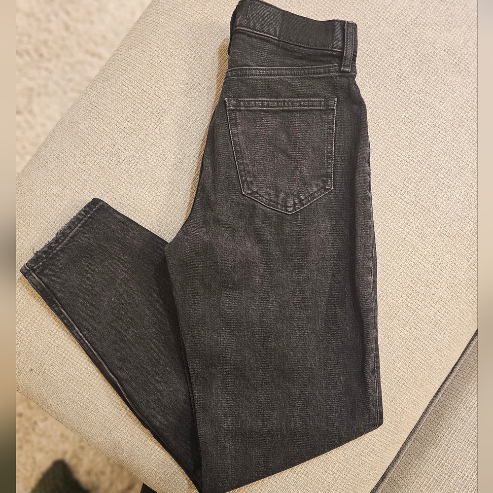 A&F - 80s Mom High Rise Jeans - 25R - Black